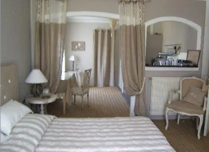 Guest house Les Chambres D'Hotes De La Ferrage La Tour-d'Aigues