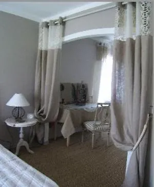 Guest house Les Chambres D'Hotes De La Ferrage La Tour-d'Aigues