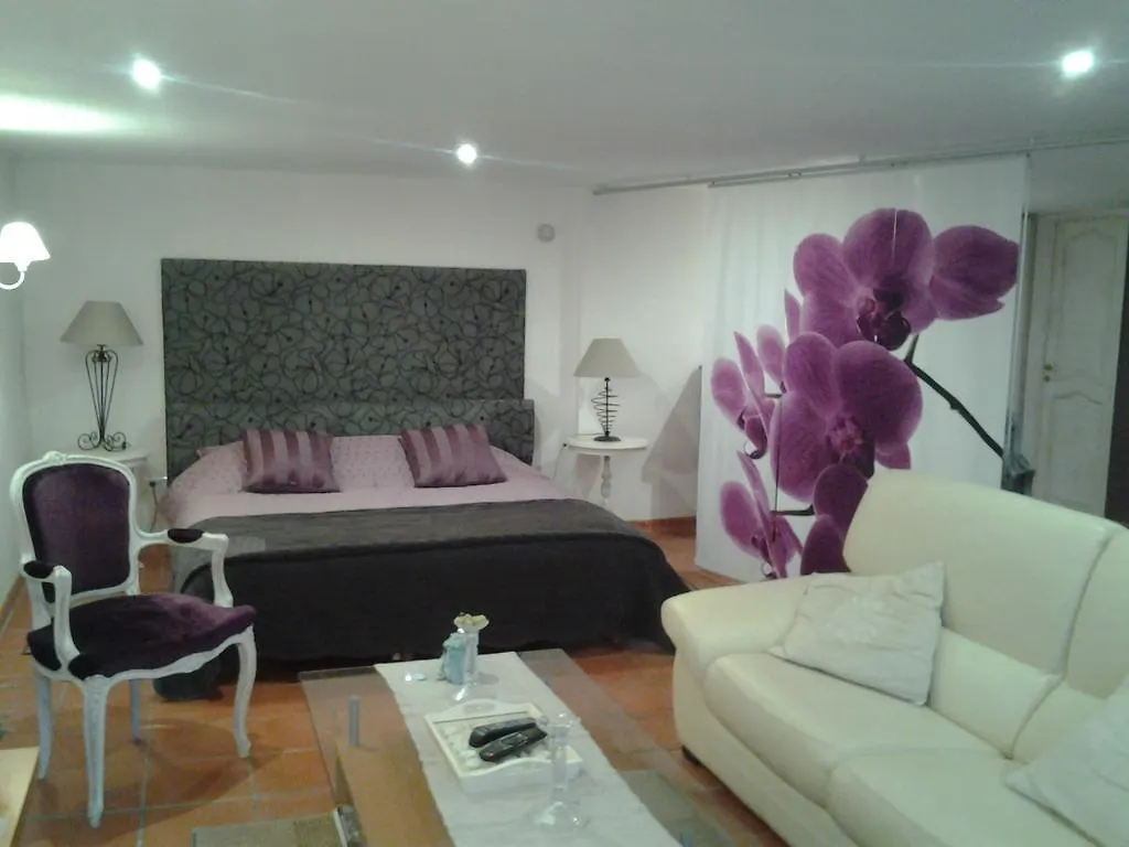 Guest house Les Chambres D'Hotes De La Ferrage La Tour-d'Aigues