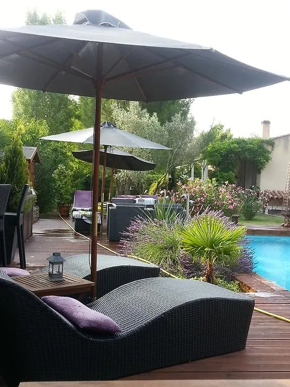 Les Chambres D'Hotes De La Ferrage La Tour-d'Aigues 0*,